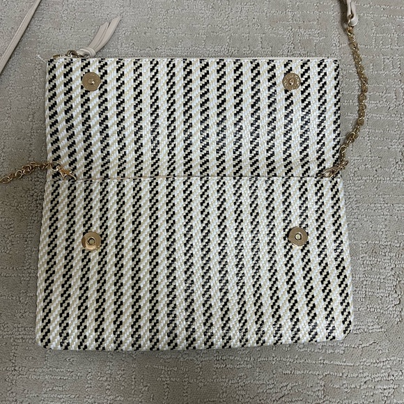 Moda Luxe Tan and Black Patterned Interior Bag - Picture 3 of 5